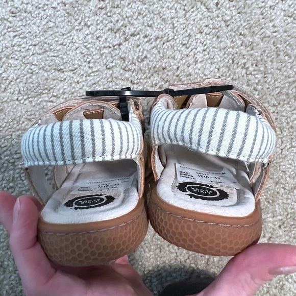 Livie and Luca tan Sailor sandals unisex little kid 12 new never worn - Picture 8 of 8